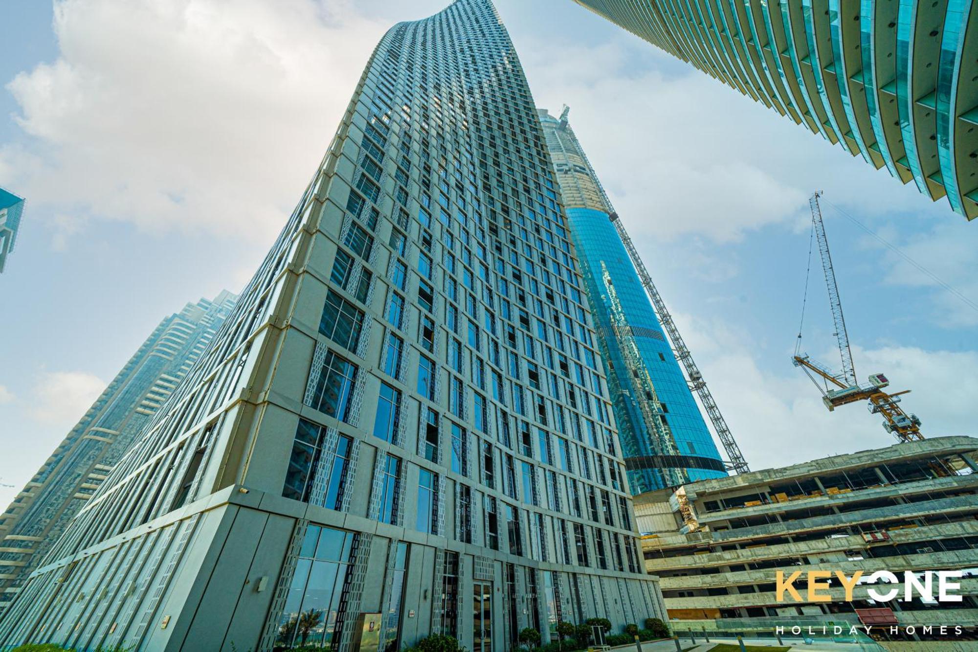 Lavish One Bedroom With Amazing Sun Deck & Pool Dubai Exterior photo